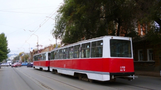 В Саратове из-за прорыва трубы с вечера стоят трамваи двух маршрутов В Саратове из-за прорыва трубы с вечера стоят трамваи двух маршрутов