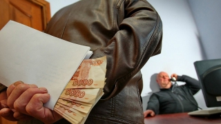В Саратовской области за год сумма выявленных взяток выросла в 56 раз