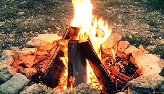 Под Саратовом 10-летняя девочка получила сильные ожоги из-за костра на даче Под Саратовом 10-летняя девочка получила сильные ожоги из-за костра на даче