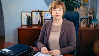 Депутат Самсонова опровергла информацию о снижении цен на бензин