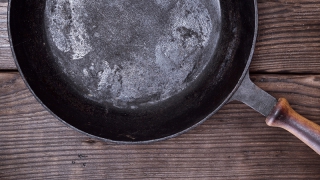 В Турках мужчина забил приятеля до смерти сковородой В Турках мужчина забил приятеля до смерти сковородой