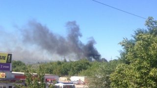 Жителей Ленинского района испугал столб черного дыма около рынка