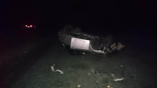 В перевернувшейся легковушке пострадали трое мужчин В перевернувшейся легковушке пострадали трое мужчин