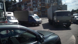 Автолюбители просят ГИБДД навести порядок на Танкистов Автолюбители просят ГИБДД навести порядок на Танкистов