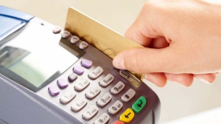 Поправки о безналичной оплате услуг эвакуаторщиков в Саратове решили доработать Поправки о безналичной оплате услуг эвакуаторщиков в Саратове решили доработать