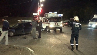 Две несовершеннолетних девочки пострадали в ДТП на Усть-Курдюмской Две несовершеннолетних девочки пострадали в ДТП на Усть-Курдюмской