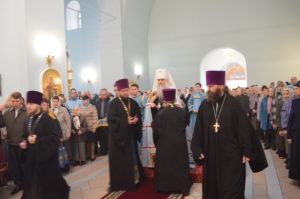 Митрополит Лонгин провел богослужение на Покров Богородицы в Петровске