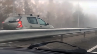 В Саратове ГИБДД ищет неадекватного шофера, ехавшего по встречке в тумане В Саратове ГИБДД ищет неадекватного шофера, ехавшего по встречке в тумане