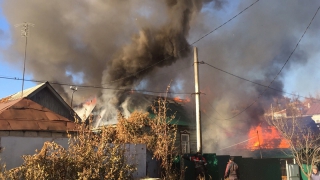 В Ленинском районе сгорели два соседних здания
