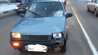 В Энгельсе водитель на «Оке» не успел затормозить перед пешеходом-нарушителем