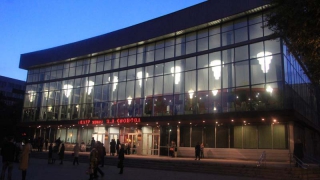 Посещаемость театра драмы упала из-за снежных завалов Посещаемость театра драмы упала из-за снежных завалов