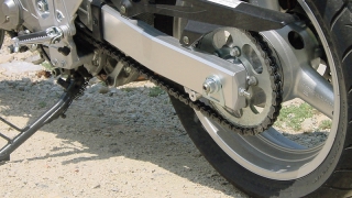 В Балакове 11-летнему мальчику оторвало два пальца из-за мотоцикла В Балакове 11-летнему мальчику оторвало два пальца из-за мотоцикла