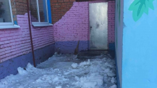 Энгельсский детский сад закрыли на 2 дня после обрушения крыши