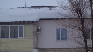 В Ершове у многоквартирного дома обрушилась крыша