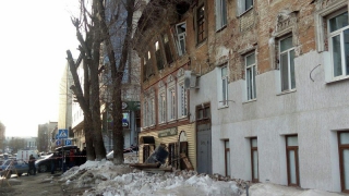 На Мичурина обрушилась стена многоквартирного дома