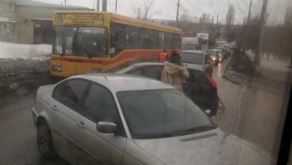 Троллейбусы маршрута №11 встали из-за столкновения машин на 8-й Дачной Троллейбусы маршрута №11 встали из-за столкновения машин на 8-й Дачной