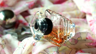 В Кировском районе грабитель похитил туалетную воду почти на 14 тысяч рублей В Кировском районе грабитель похитил туалетную воду почти на 14 тысяч рублей