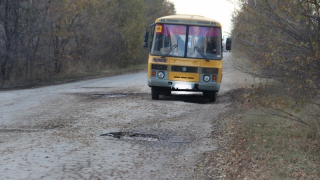 Хвалынским школьникам предоставили новый вместительный автобус вместо разваливающейся «ГАЗели» Хвалынским школьникам предоставили новый вместительный автобус вместо разваливающейся «ГАЗели»