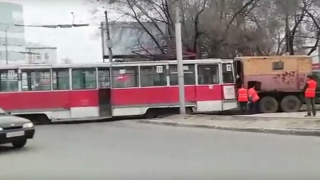 У «Навигатора» трамваи дважды за утро сошли с рельсов. Видео У «Навигатора» трамваи дважды за утро сошли с рельсов. Видео