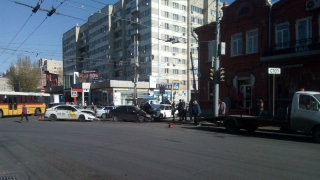 На Московской такси «Метро» попало в массовую аварию