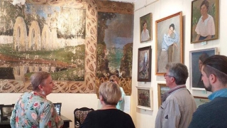 В Хвалынске приступили к реставрации фресок картинной галереи В Хвалынске приступили к реставрации фресок картинной галереи