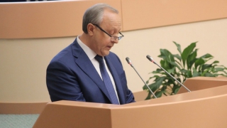 Губернатор Радаев назвал «бредом» слова коммуниста о нищей области