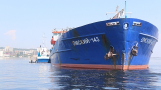 Экипаж сухогруза «Омский-143» не сумел снять судно с мели у Саратова