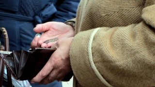 Малоимущих россиян предложили освободить от подоходного налога Малоимущих россиян предложили освободить от подоходного налога