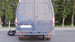 В Балашове женщина за рулем «ГАЗели» столкнулась с мопедистом В Балашове женщина за рулем «ГАЗели» столкнулась с мопедистом