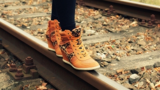 Троих детей наказали за переход железнодорожных путей в неположенном месте Троих детей наказали за переход железнодорожных путей в неположенном месте