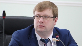 Денис Фадеев пообещал не допустить появления рынка на спортобъектах Петровска