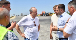 Радаев поставил перед министром и зампредами задачи по ремонту саратовских дорог