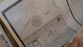 В Балакове в заброшенном здании обнаружили разбросанные копии паспортов сотен граждан