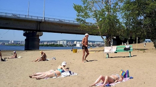 Сотрудники ГИМС запретили открывать купальный сезон на пляже Саратова