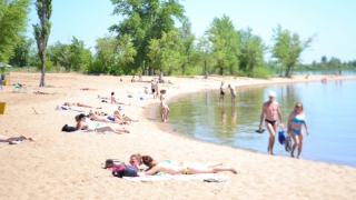 Пляжу Саратова запретили открыть купальный сезон. Глава ГИМС перечислил нарушения