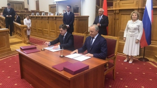 Губернатор Радаев подписал соглашение о сотрудничестве с Белоруссией