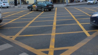 На Симбирской и Соколовой ограничат автомобильное движение для нанесения разметки На Симбирской и Соколовой ограничат автомобильное движение для нанесения разметки