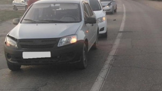 В Энгельсе девушка получила травмы в столкновении 4-х автомобилей В Энгельсе девушка получила травмы в столкновении 4-х автомобилей