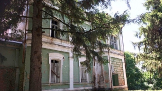 Старинную усадьбу Нарышкиных в Падах могут отреставрировать в 2021 году Старинную усадьбу Нарышкиных в Падах могут отреставрировать в 2021 году