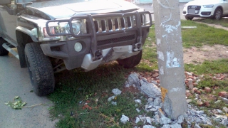 В Энгельсе пенсионерка на «Ауди» столкнулась с «Хаммером» В Энгельсе пенсионерка на «Ауди» столкнулась с «Хаммером»