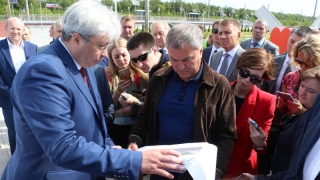 Володин оценил переделанную железнодорожную платформу у аэропорта Гагарин
