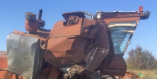 В ГИБДД рассказали подробности столкновения комбайна и поезда под Аркадаком В ГИБДД рассказали подробности столкновения комбайна и поезда под Аркадаком