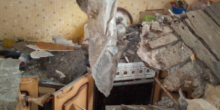 Обрушение потолка в доме на 3-м Студеном проезде: семья чудом избежала гибели