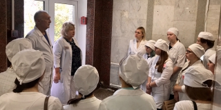 Саратовские студенты познакомились с работой перинатального центра 8-й горбольницы Саратовские студенты познакомились с работой перинатального центра 8-й горбольницы