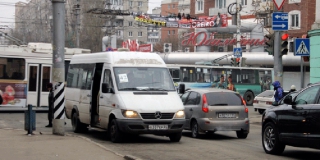 Автобусы маршрутов №33 и №42 изменят схему движения на время крестного хода Автобусы маршрутов №33 и №42 изменят схему движения на время крестного хода