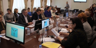 В городской думе обвинили в лукавстве Ларису Ревуцкую В городской думе обвинили в лукавстве Ларису Ревуцкую