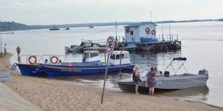 В Саратовской области обезвредили незаконное «такси» на реке Волге В Саратовской области обезвредили незаконное «такси» на реке Волге