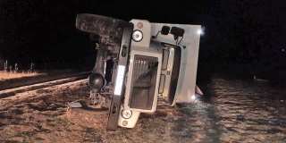 Машина с вахтовиками перевернулась у села Ключи. Двое в больнице Машина с вахтовиками перевернулась у села Ключи. Двое в больнице