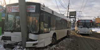 Крупное ДТП с автобусом. Среди пострадавших оказались 4 несовершеннолетних Крупное ДТП с автобусом. Среди пострадавших оказались 4 несовершеннолетних