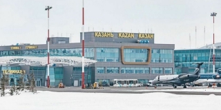 Самолет из Москвы в Саратов застрял до утра в Казани из-за тумана Самолет из Москвы в Саратов застрял до утра в Казани из-за тумана